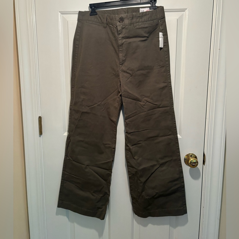 GAP -New with Tags High Rise Stride Wide Ankle Pants - Green